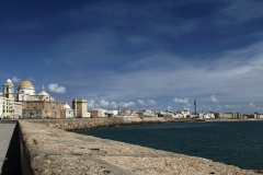 cadiz-mit-kathedrale-und-sandstrand